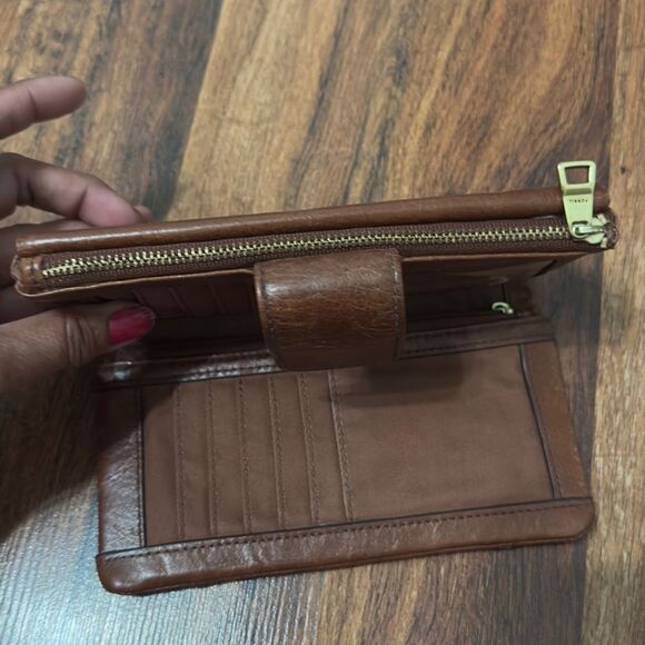 Fossil Brown Leather Wallet - Picture 6 of 8